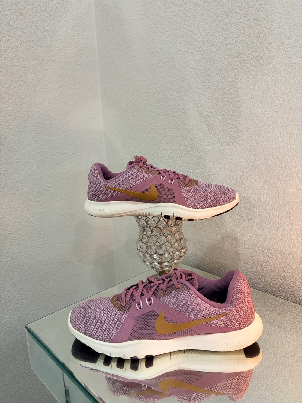 Nike Women’s training flex - Mauve with Gold Swoosh